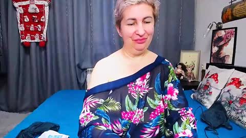 Snapshot of miss_tasha_kom chatting on 12.25.24 miss_tasha_kom online show from 12.25.24