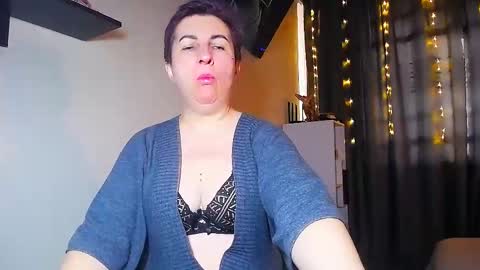 Snapshot of miss_tasha_kom chatting on 02.13.25 miss_tasha_kom online show from 02.13.25