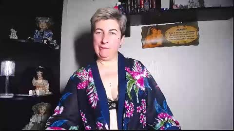 Snapshot of miss_tasha_kom chatting on 11.08.25 miss_tasha_kom online show from 11.08.25