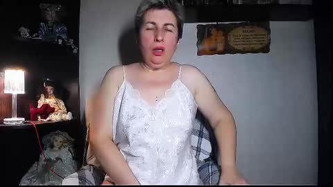 Snapshot of miss_tasha_kom chatting on 11.28.25 miss_tasha_kom online show from 11.28.25