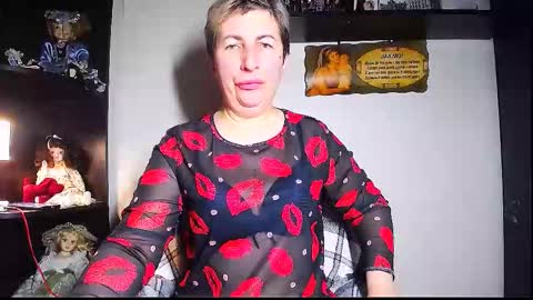 Snapshot of miss_tasha_kom chatting on 11.29.25 miss_tasha_kom online show from 11.29.25