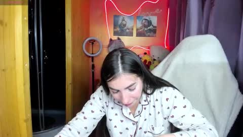 Snapshot of miss_tasy chatting on 10.01.25 Melanie January 15th is my birthday there will be an interesting show online show from 10.01.25