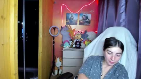 Snapshot of miss_tasy chatting on 06.26.26 Melanie January 15th is my birthday there will be an interesting show online show from 06.26.26