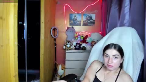 Snapshot of miss_tasy chatting on 07.17.26 Melanie January 15th is my birthday there will be an interesting show online show from 07.17.26