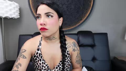 Vaiolette online show from 04.10.26