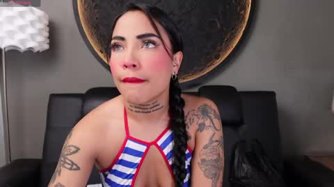 Snapshot of miss_vaiolette chatting on 06.06.26 Vaiolette online show from 06.06.26