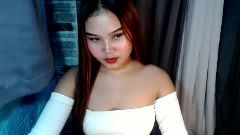 Snapshot of miss_yannax chatting on 05.29.26 yanna online show from 05.29.26