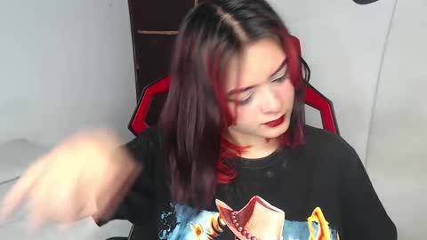 Snapshot of missakamee_420 chatting on 01.03.25 violeta online show from 01.03.25