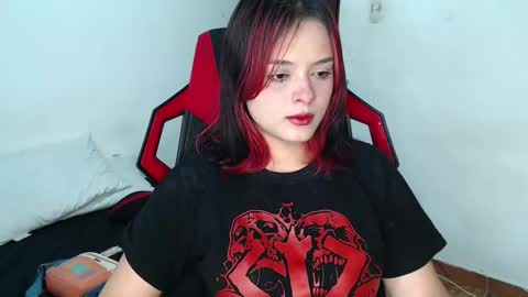 Snapshot of missakamee_420 chatting on 01.07.25 violeta online show from 01.07.25