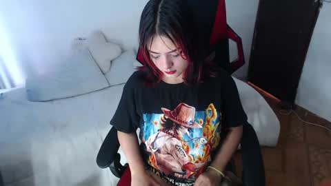 Snapshot of missakamee_420 chatting on 01.20.25 violeta online show from 01.20.25