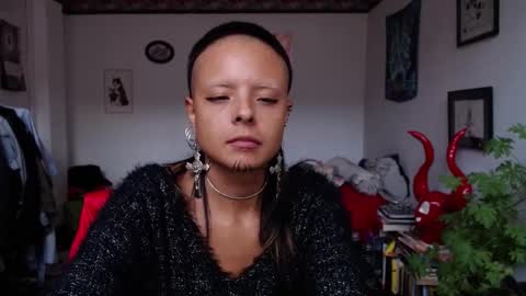 Anarkitten  online show from 02.21.25