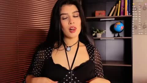 Snapshot of missatenea2 chatting on 05.28.26 Laura online show from 05.28.26