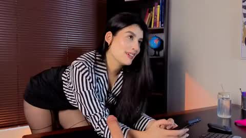 Snapshot of missatenea2 chatting on 06.03.26 Laura online show from 06.03.26