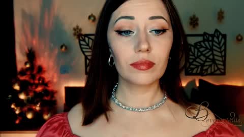 Snapshot of missbeverlymills chatting on 12.20.24 The divine Beverly online show from 12.20.24