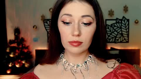 Snapshot of missbeverlymills chatting on 12.25.24 The divine Beverly online show from 12.25.24