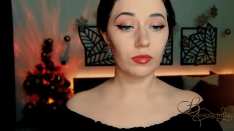 Snapshot of missbeverlymills chatting on 01.06.25 The divine Beverly online show from 01.06.25