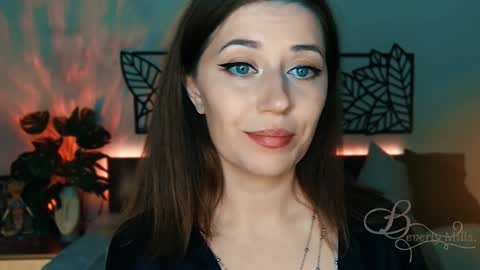 Snapshot of missbeverlymills chatting on 01.17.25 The divine Beverly online show from 01.17.25