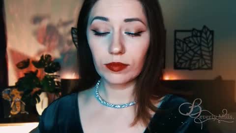 Snapshot of missbeverlymills chatting on 02.22.25 The divine Beverly online show from 02.22.25