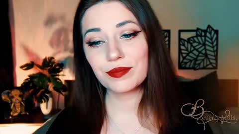 Snapshot of missbeverlymills chatting on 03.06.25 The divine Beverly online show from 03.06.25