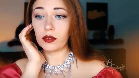 Snapshot of missbeverlymills chatting on 10.13.25 The divine Beverly online show from 10.13.25