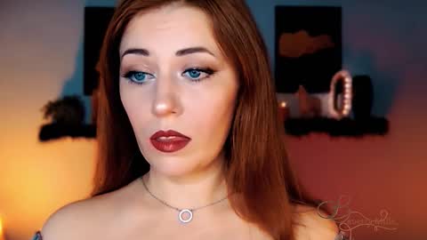 Snapshot of missbeverlymills chatting on 11.15.25 The divine Beverly online show from 11.15.25