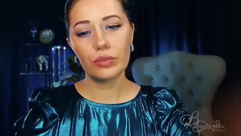 The divine Beverly online show from 05.01.26