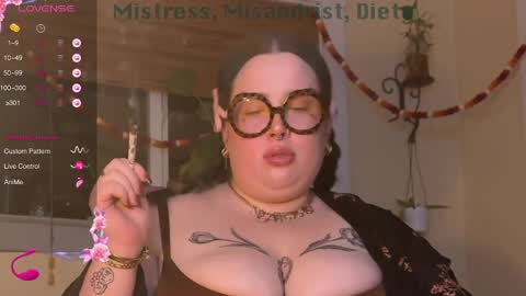 Miss Bika online show from 12.19.24