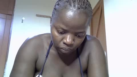 Snapshot of misscandy352_ chatting on 06.17.26 misscandy352_ online show from 06.17.26
