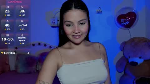 Snapshot of misschelsea01 chatting on 10.10.25 Chelsea online show from 10.10.25