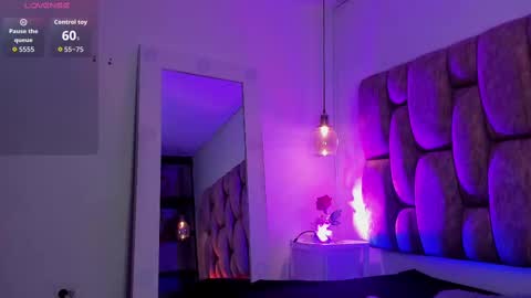 Snapshot of missdahlia_ chatting on 10.08.25 dahlia online show from 10.08.25