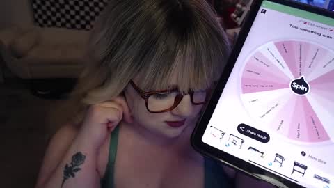 missdanibluee online show from 02.03.25