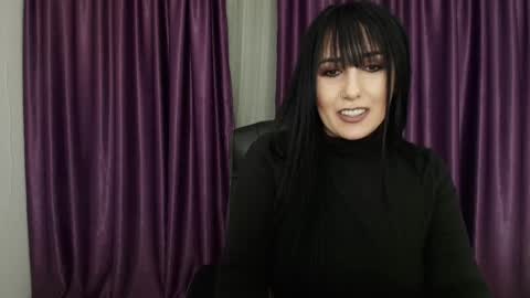 Snapshot of missdyaa chatting on 12.29.24 Miss online show from 12.29.24