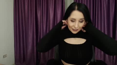 Snapshot of missdyaa chatting on 01.02.25 Miss online show from 01.02.25