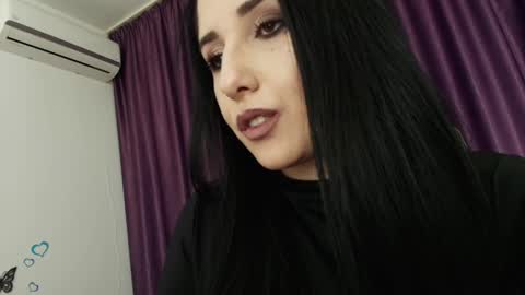 Snapshot of missdyaa chatting on 01.05.25 Miss online show from 01.05.25