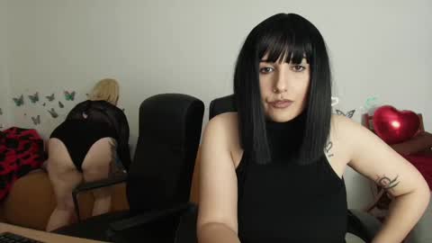 Snapshot of missdyaa chatting on 02.14.25 Miss online show from 02.14.25