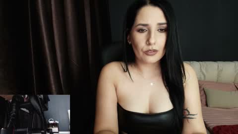 Snapshot of missdyaa chatting on 09.10.25 Miss online show from 09.10.25