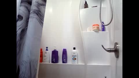 Snapshot of misseeva chatting on 12.24.24 MissEeva online show from 12.24.24