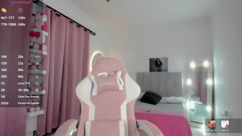 Snapshot of missgissel chatting on 06.27.26 Gisell Gigi online show from 06.27.26