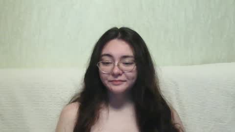 Snapshot of missis_mona chatting on 01.09.25 missis mona online show from 01.09.25