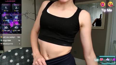 Snapshot of missis_sofiia chatting on 12.19.24 Sofia online show from 12.19.24