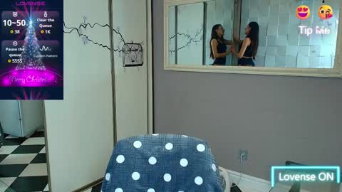 Snapshot of missis_sofiia chatting on 12.30.24 Sofia online show from 12.30.24