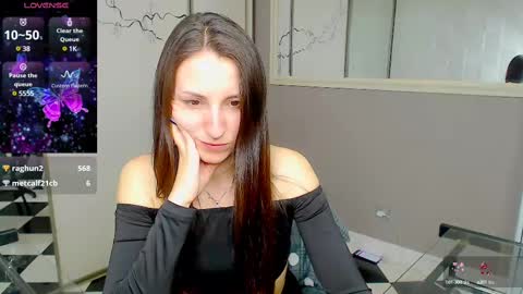 Snapshot of missis_sofiia chatting on 02.12.25 Sofia online show from 02.12.25