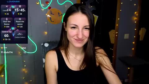 Snapshot of missis_sofiia chatting on 10.22.25 Sofia online show from 10.22.25
