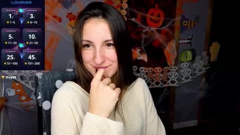 Snapshot of missis_sofiia chatting on 10.28.25 Sofia online show from 10.28.25