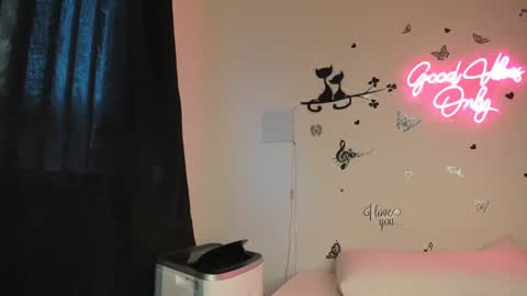 MissKarinaHilton online show from 09.20.25