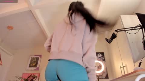 Ania online show from 01.18.25