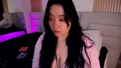 Snapshot of missloise chatting on 11.10.25 Miss Loise online show from 11.10.25