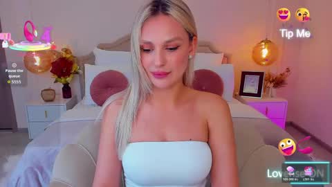 Snapshot of misslou_ chatting on 05.18.26 Lou online show from 05.18.26