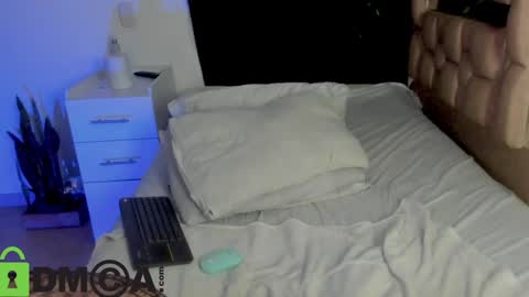 Snapshot of misslucye_robbie chatting on 01.05.25 Lucye Robbie online show from 01.05.25