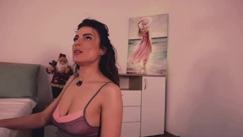 Lullu online show from 12.04.25